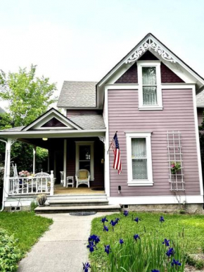 Savage Upon Siskiyou Spacious 3BDR near Railroad District